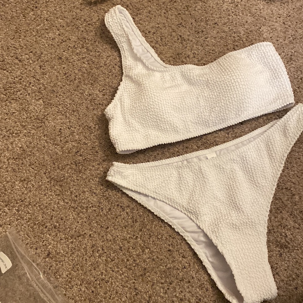 Women’s white one shoulder bikini set
